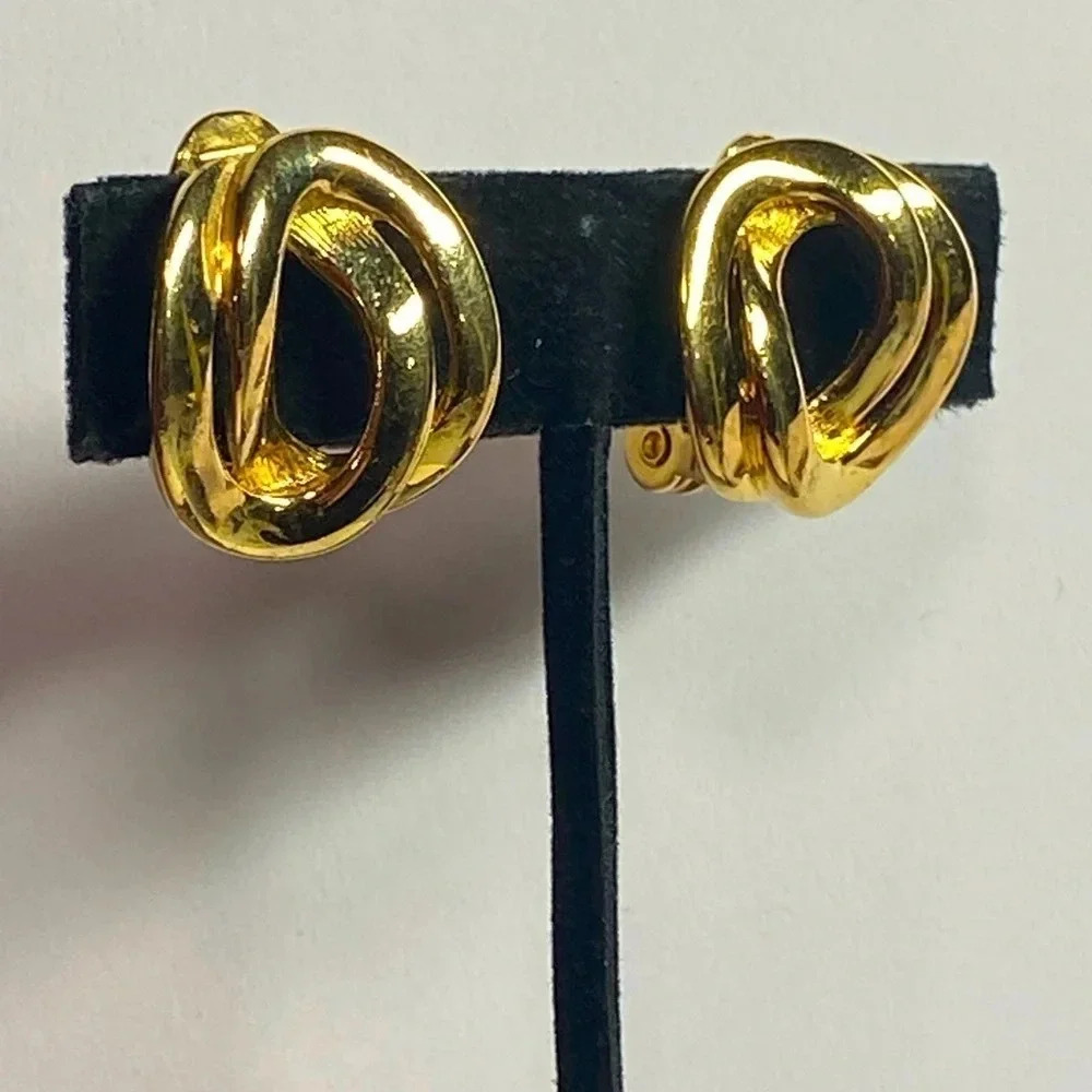 MONET VINTAGE CLIP ON GOLD EARRINGS